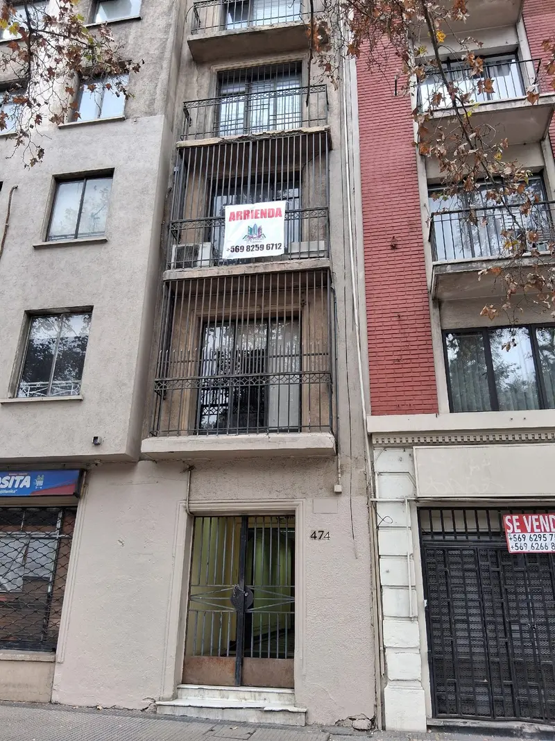 Oficina en Santiago: Oficina, 4 Privados/ Frente a Cerro Santa Lucia