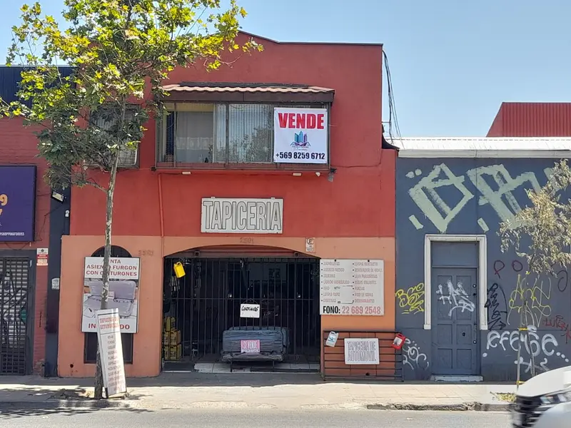 Local Comercial en Santiago: Casa y Local Comercial, Frente Club Hipico